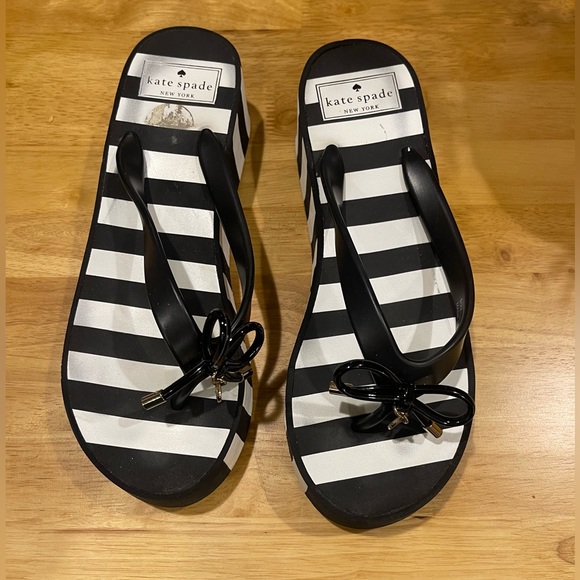 Kate Spade NewYork Black & White Striped Platform Flip Flop Sandals Size 7 - Picture 4 of 11